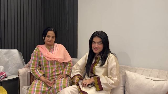 Desi Aunties ki Typical Baatien |Api ko First Eidi deny gaye |Sistrology |Fatima Faisal смотреть онлайн