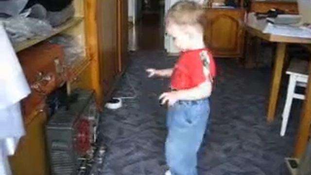 Дима дирижирует магнитофоном смотреть онлайн