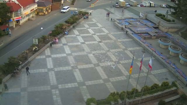 Вебкамера "Площадь Советская". Запись 12.06.2017 20:00:03 смотреть онлайн