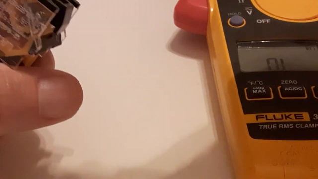 Fluke 325 Continuity Measurement смотреть онлайн