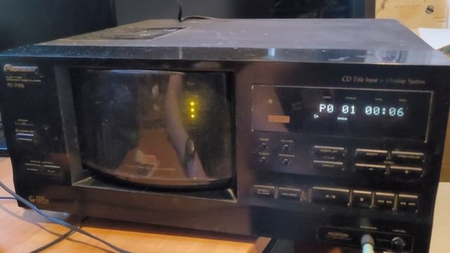 Работа CD чейнджера Pioner PD-F985 смотреть онлайн