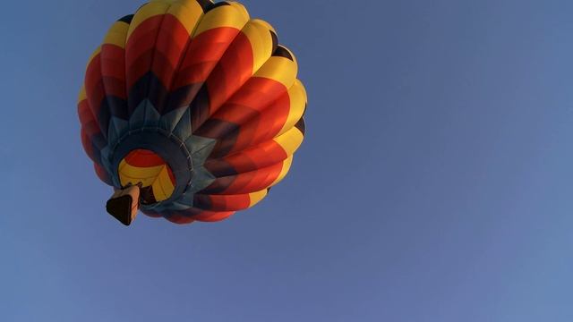 Hot air balloon смотреть онлайн