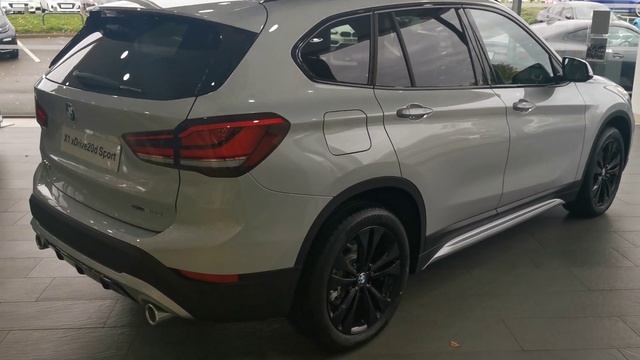 X1 LCI Sport Walk Around смотреть онлайн