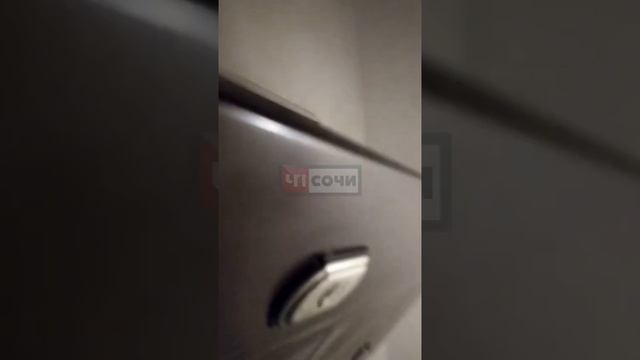 В Сочи мужчина помог выбраться жителям в загоревшем доме