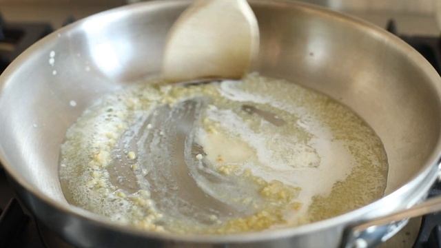 How to Make Creamy Fettuccine Alfredo смотреть онлайн