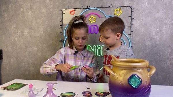 Волшебный котел от Magic Mixies. Новинка! Magical Misting Cauldron.