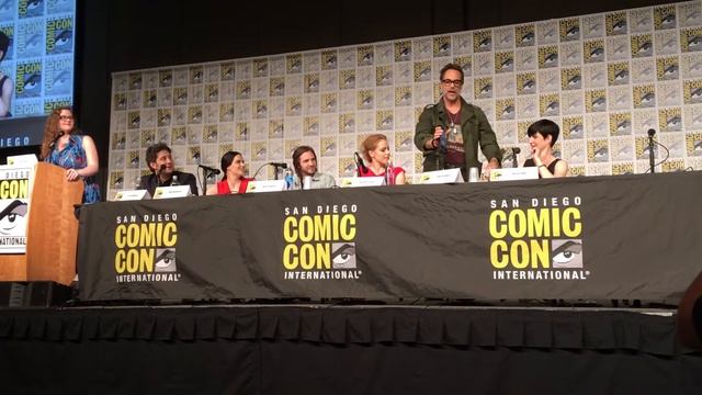 12 Monkeys - Comic Con 2017 смотреть онлайн
