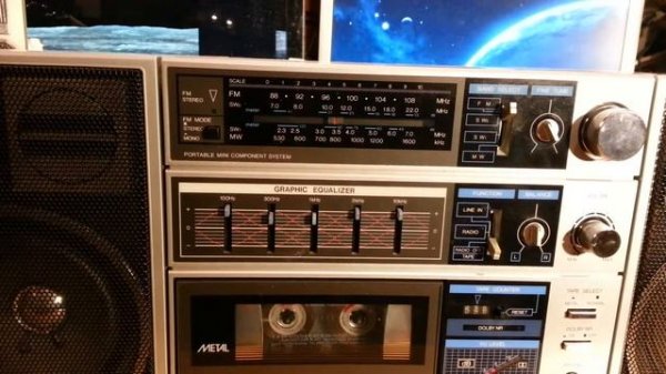 Бегло по матчасти: Sanyo C30