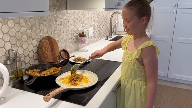 Как приготовить идеальную Кесадилью с курицей и сыром смотреть онлайн