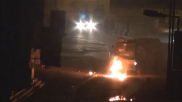 Bahrain : Resistance Movement Attack Riot Police APC With Molotov's смотреть онлайн