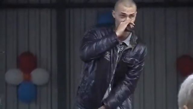 MC KR1K (live). смотреть онлайн
