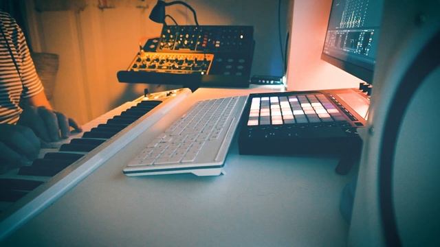 #02 Behringer Model D + Crave Jam