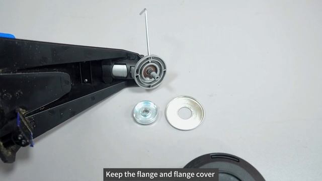 EGO STX4500_How To Replace the Trimmer Head смотреть онлайн