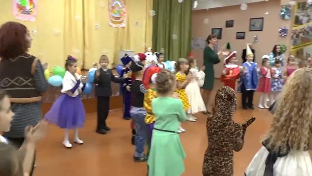 NY 2017 = SC 34 1 В = Хоровод с Дедом Морозом = смотреть онлайн