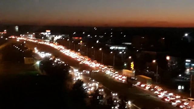 Гигантская пробка в Ставрополе смотреть онлайн