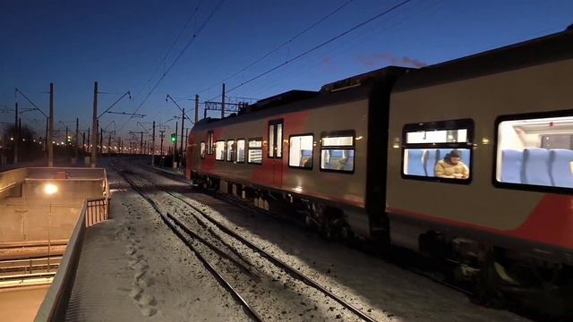 ЭС2Г-239 сообщением Санкт-Петербруг - Ораниенбаум-1 отправляется с Ленинскиго Проспекта смотреть онлайн