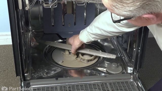 Whirlpool Dishwasher Repair - How to Replace the Lower Spray Arm (Whirlpool Part # WPW10340527) смотреть онлайн