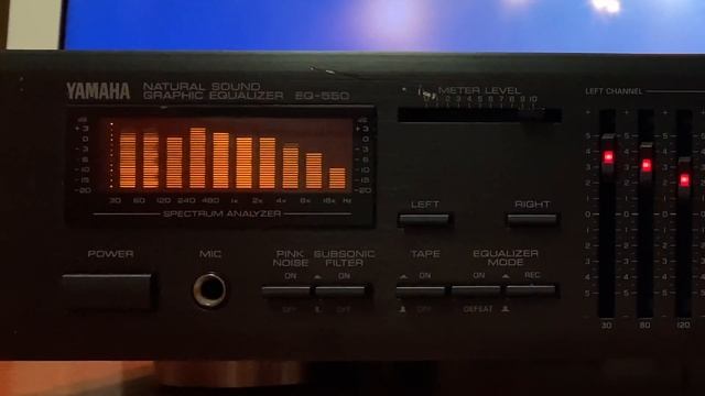 Yamaha EQ-550 Vintage Stereo Graphic Equalizer Spectrum Demonstration смотреть онлайн