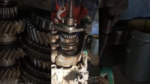 Демонтаж валов КПП DAF 16 от ZF