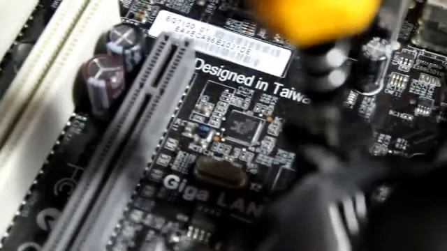 How to Remove The Heatsink Cooling Fan On a Computer 2015 смотреть онлайн