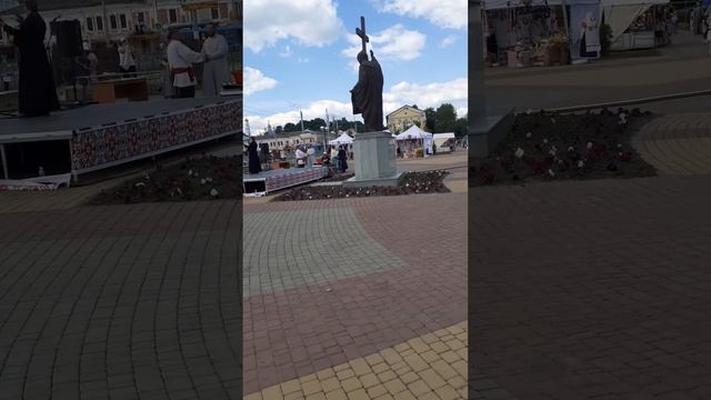 Праздник " Славянское единство " близится к завершению .Мастера собирают свои изделия .Было здорово смотреть онлайн