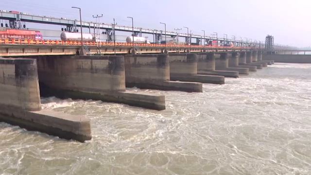 Farrakka Barrage Project: 38 km long feeder diverts water from Ganga to Hoogly смотреть онлайн
