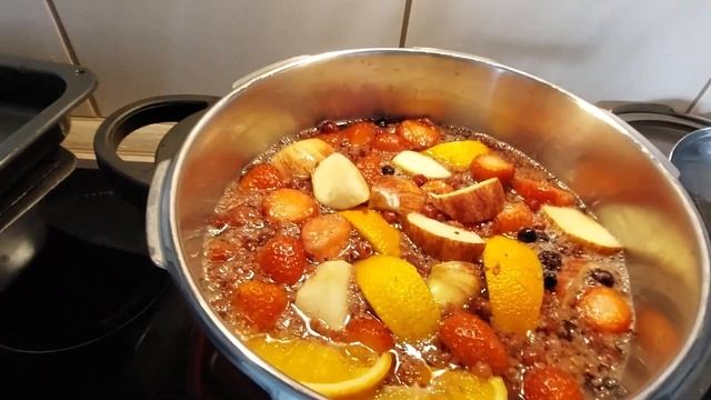 Мукбанг))Два глаза и большой рот. Прикольно получилось. смотреть онлайн