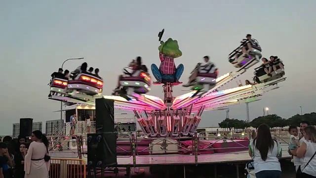 FIESTAS 2022 BARRIO NUEVO MANZANARES, CIUDAD REAL,ATRACCIONES MUSICA Y MUCHA FIESTA. #fiesta смотреть онлайн
