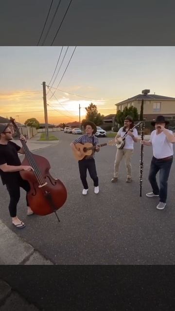 Coopers Session Ale Jingle The Gami Gami Devils смотреть онлайн