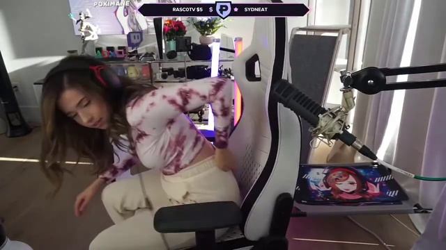 Pokimane Forgot To Turn off the Camera смотреть онлайн