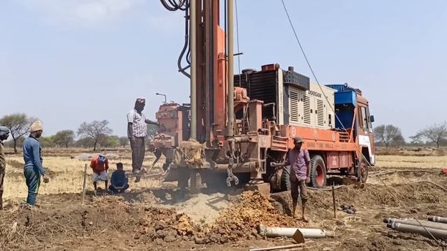 Borewell Drilling - Using the fire video borewell drill and borewell point checking method смотреть онлайн