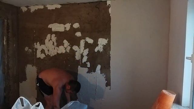 Шпаклівка стін по глиняній штукатурці