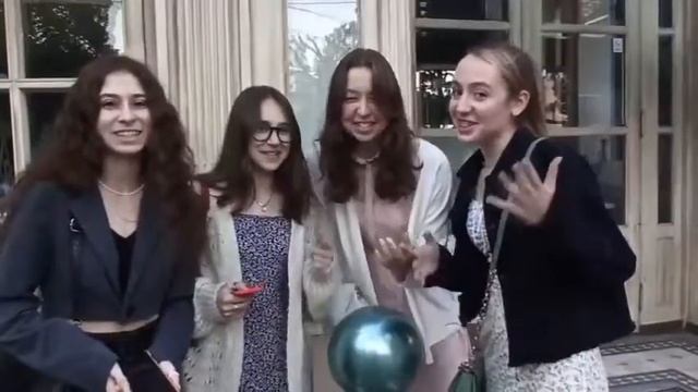 ЧТО ОНИ ТВОРЯТ? Предложил девушкам сигарету, и тут началось! Сумасшедший пикап пранк. SHPERRO ☿ смотреть онлайн