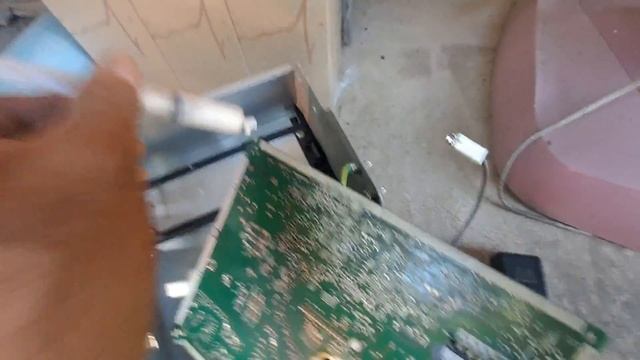 ซ่อมแอร์บ้าน DAIKIN INVERTER R32 อาการ เย็นน้อยเปิดทำงานไปนานๆตัดกระพริบตลอด เช็คโค๊ช F3 смотреть онлайн