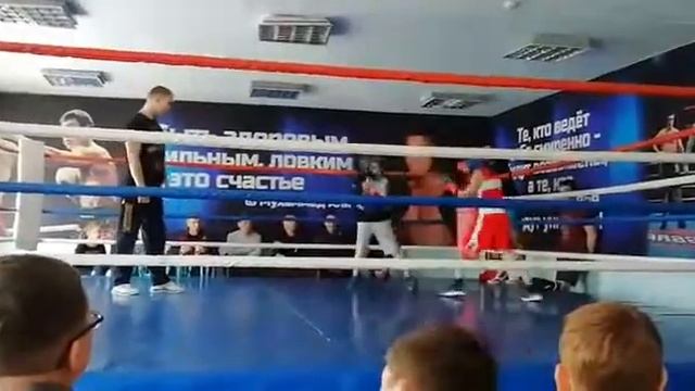 «Руки работают, видят глаза. Порхай как бабочка, жаль как пчела»