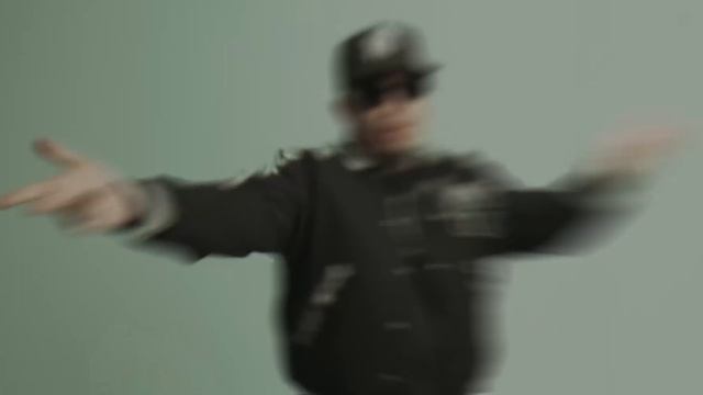 9 Miller & Mizzy Miles - Como Assim?! Feat. Queen Marcy