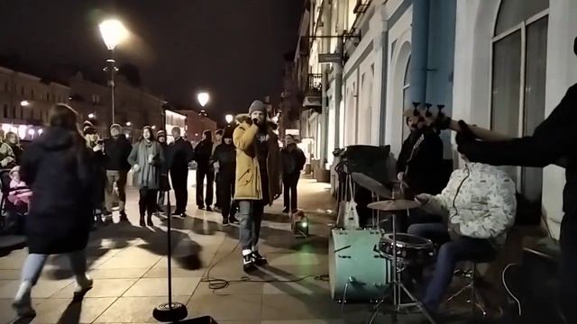 УЛИЧНЫЕ МУЗЫКАНТЫ ПИТЕРА,Глеб Васильев и гр.Шумные Соседи(7) 24.10.23. смотреть онлайн