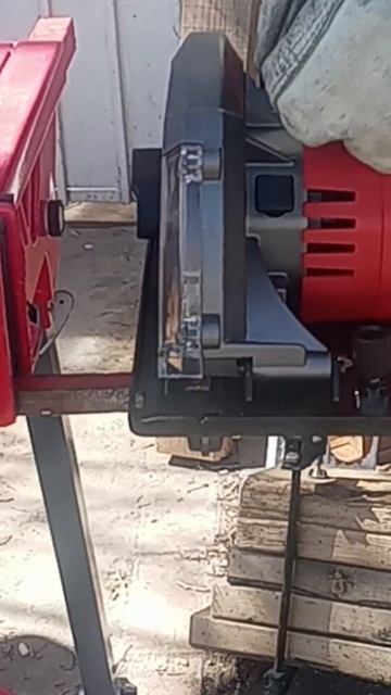 Bauer Metal Cutting Circular Saw goes through 1/2" pc. of Steel Plate смотреть онлайн