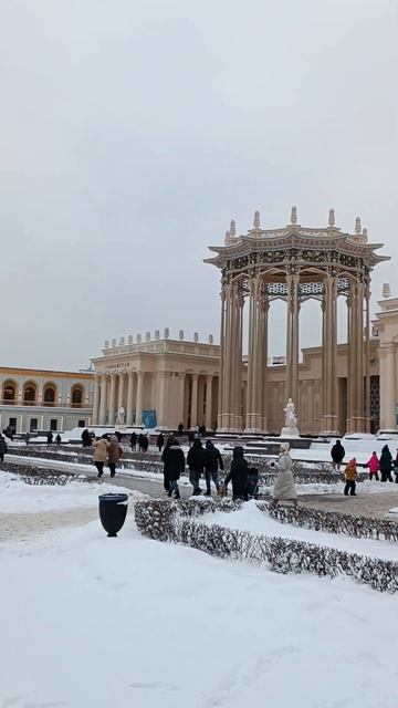 на ВДНХ. Международный форум России! смотреть онлайн