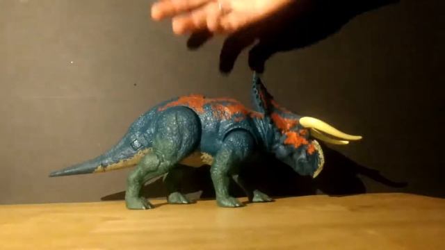 Jurassic World: Dino Rivals "Dual Attack" Nasutoceratops смотреть онлайн