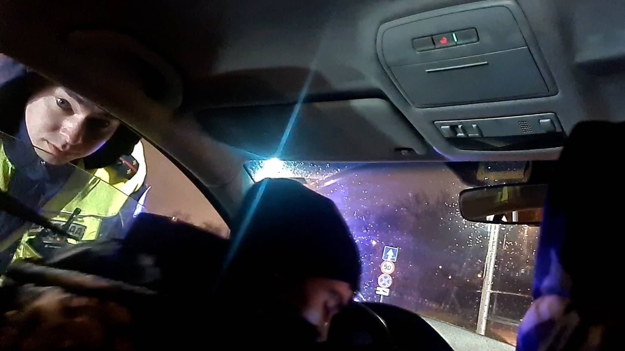 Согласились на досмотр, но у Удальцова 77-1138 не было бланков. Яуза. Москва. смотреть онлайн