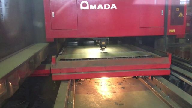 AMADA LCV 3015 Beta 3 Laserschneidanlage смотреть онлайн