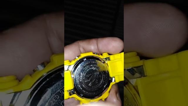 Casio G Shock model Dw8250 frogman 1999.yellow. смотреть онлайн