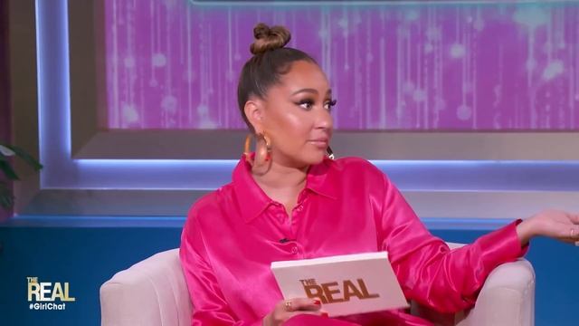 The Pressure Is On: Is Getting Married in Your 20s Too Young? смотреть онлайн