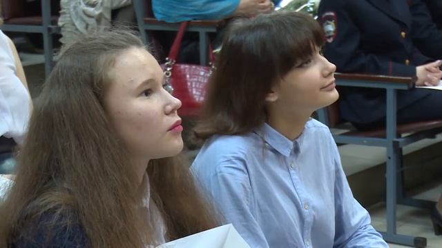 В центре «Романтик» состоялся выпуск класса будущих полицейских смотреть онлайн