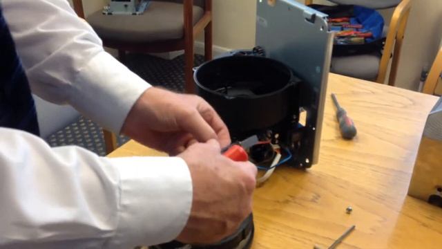 Changing Hand Dryer Brushes - Turboforce Hand Dryer смотреть онлайн