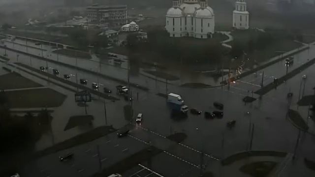 Светофор горел красным ровно 2 часа