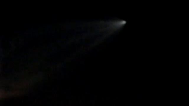 Ракета-носитель «Союз-2.1а» в небе над Пермью смотреть онлайн