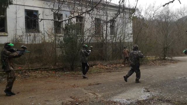 Зелёные поджали оранжевых смотреть онлайн