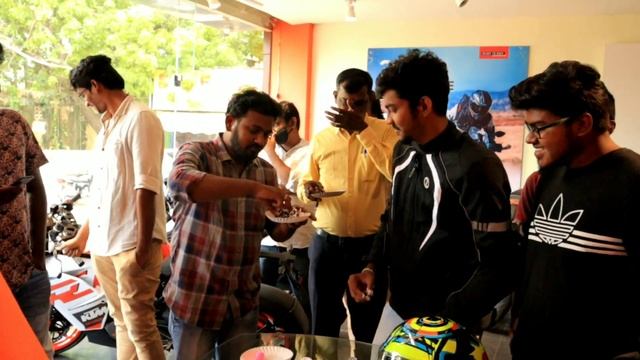 Taking Delivery of Duke 250 BS-6 2020 | Happy Moments 🧡 смотреть онлайн